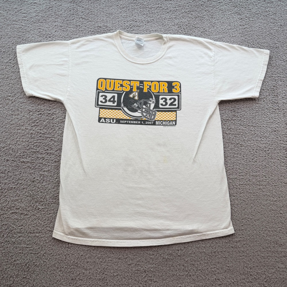 Mens ASU vs Michigan 2007 Quest For 3 Graphic T-Shirt White Large 6118